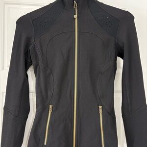 Lululemon Forme Jacket II *Laser-Cut  size 6